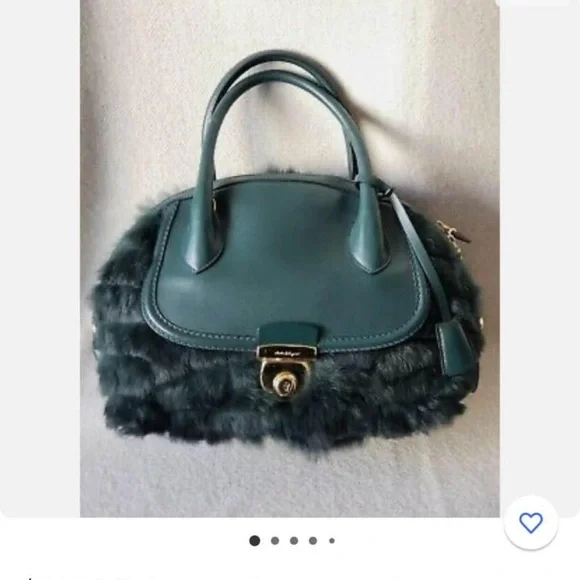 Authentic Salvatore Ferragamo rabbit fur green bag with crossbody strap - Picture 3 of 7